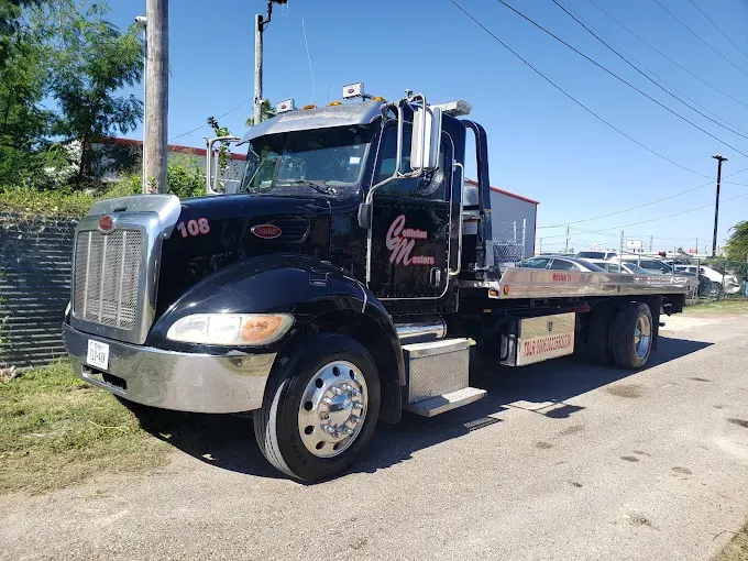 Collision Masters tow truck